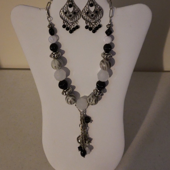 Jewelry - Picture 4 of 5